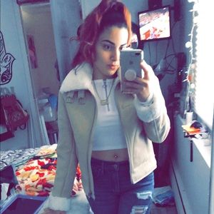 Meet your Posher, Kassandra